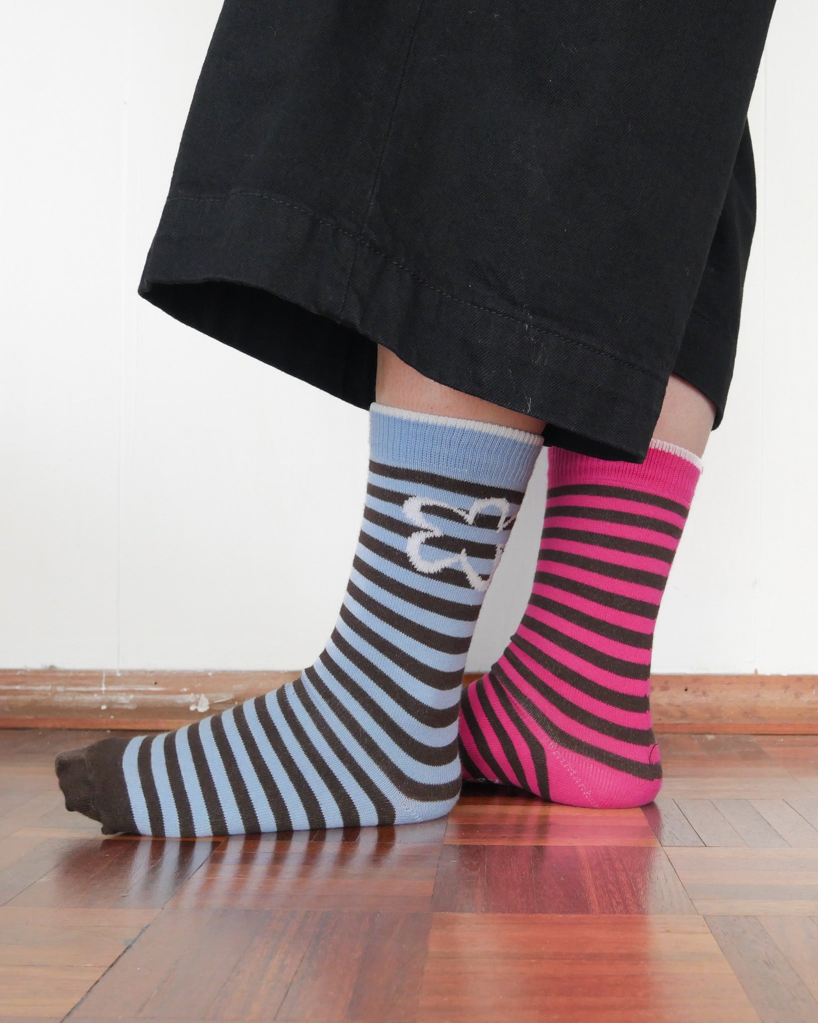 Daisy Socks - Blue & Pink